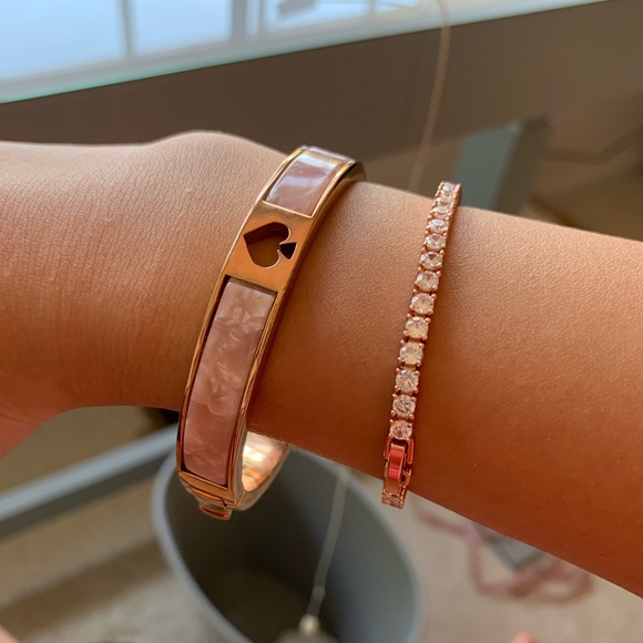 ♠️NWOT kate spade hole punch bangle - rose gold♠️ - Picture 2 of 4